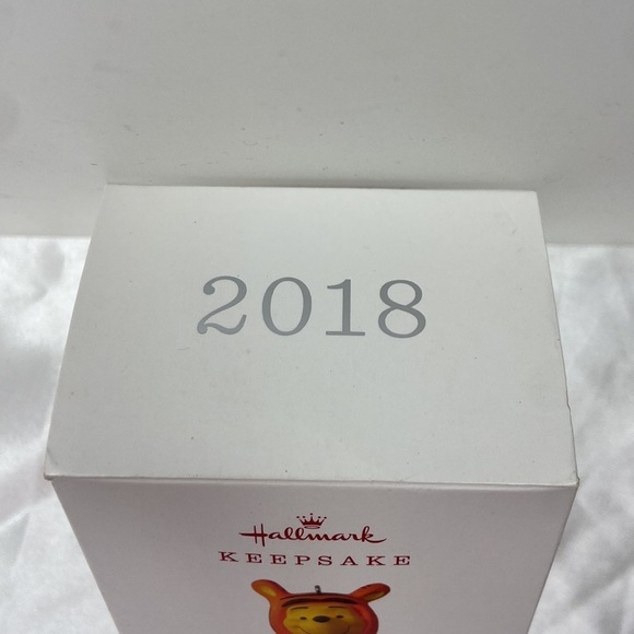 Hallmark Keepsake Disney Winnie the Pooh And Tigger Too Hallmark Ornament 2018 - Picture 3 of 11